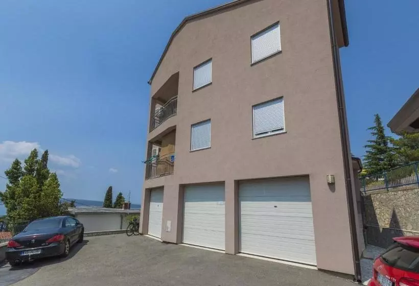 Apartment Cherry