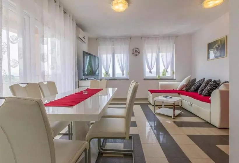 Apartment Cherry