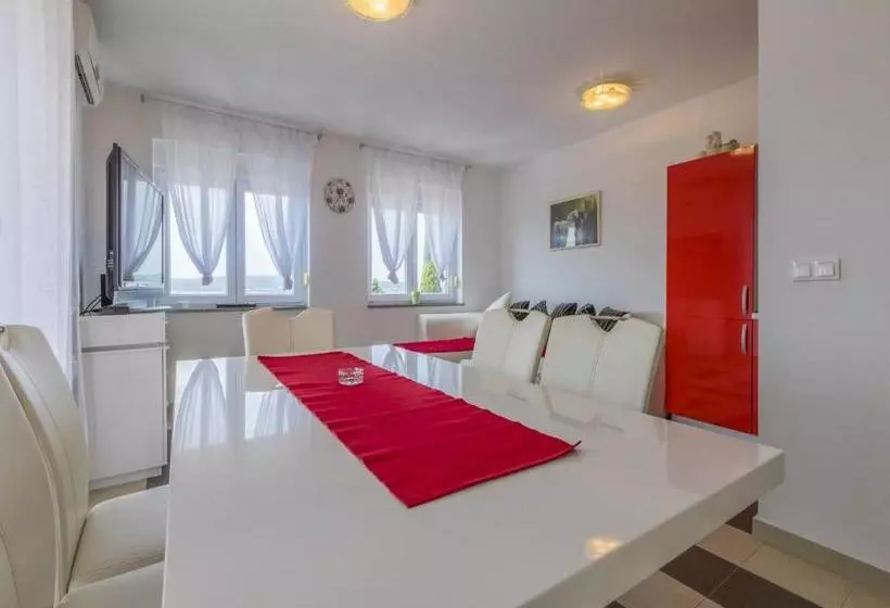 Apartment Cherry