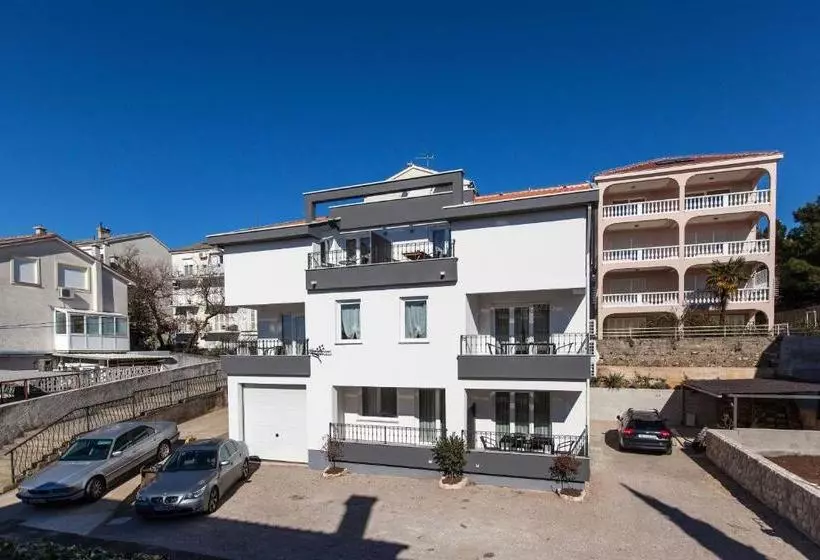 Apartment Karmen 2