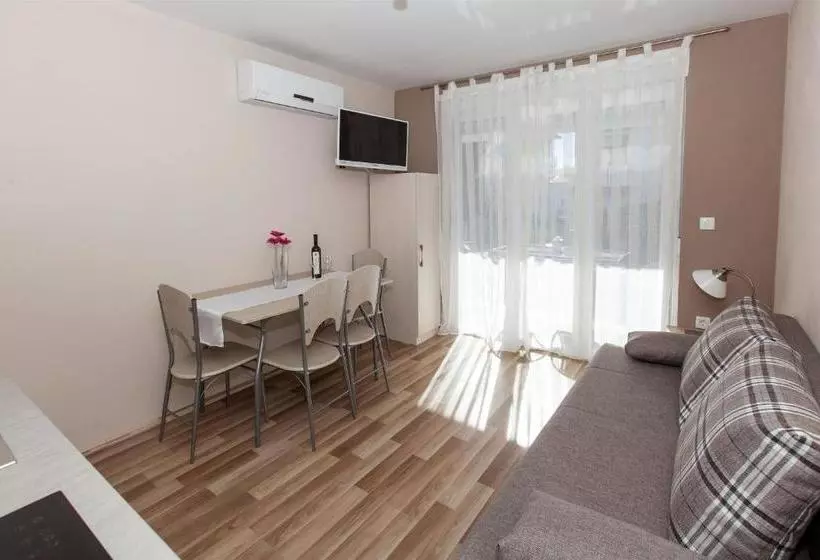 Apartment Karmen 2
