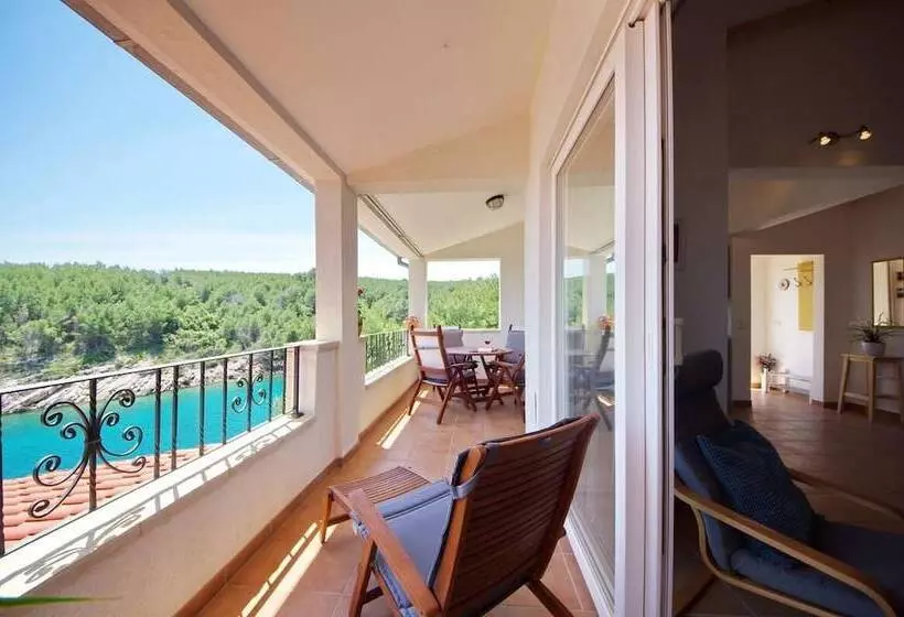 Bay House Rosohotnica