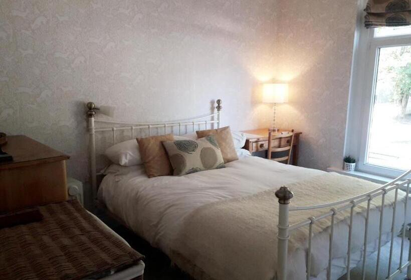 مبيت وإفطار Tŷ Selah, Rugby Ave, Neath