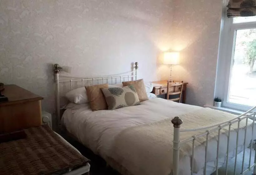 Aamiaismajoitus (B&B) Tŷ Selah, Rugby Ave, Neath