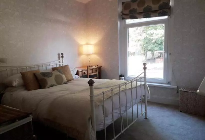 Aamiaismajoitus (B&B) Tŷ Selah, Rugby Ave, Neath