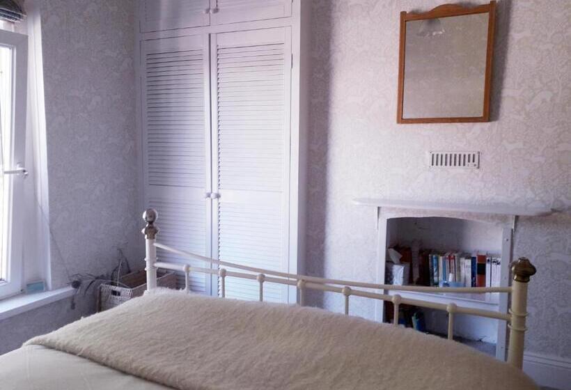 مبيت وإفطار Tŷ Selah, Rugby Ave, Neath