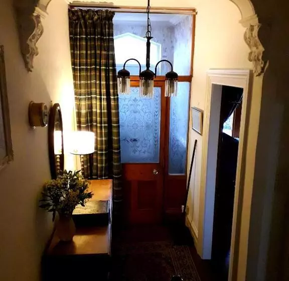 Aamiaismajoitus (B&B) Tŷ Selah, Rugby Ave, Neath