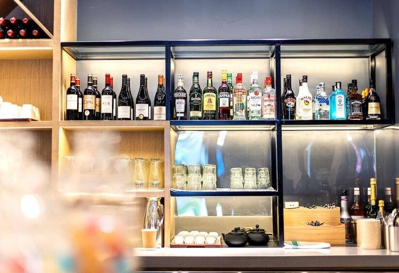 هتل Campanile Shanghai Huaihai