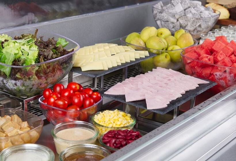 هتل Campanile Shanghai Huaihai