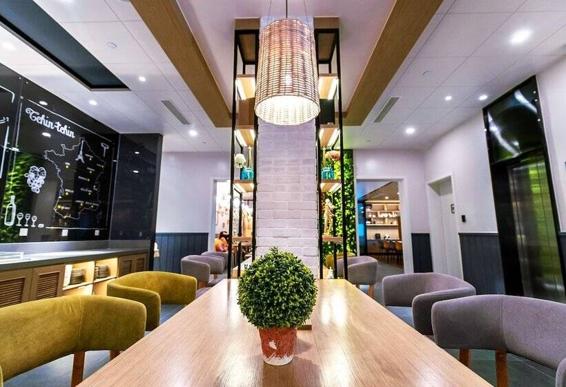 هتل Campanile Shanghai Huaihai