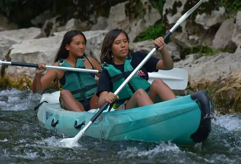 ホテル Camping La Rouviere Les Pins