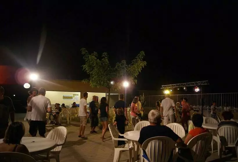 ホテル Camping La Rouviere Les Pins