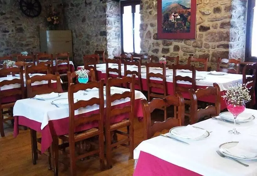 ホテル Restaurante Urgain Ii