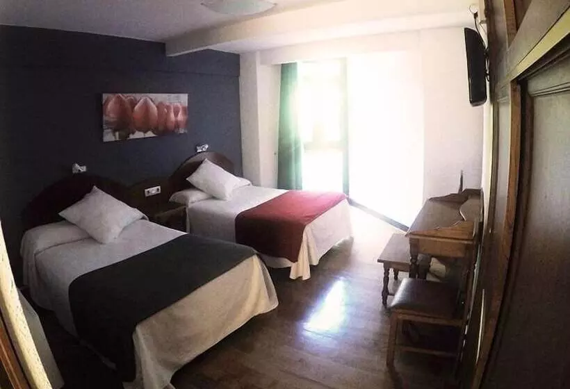 ホテル Restaurante Urgain Ii