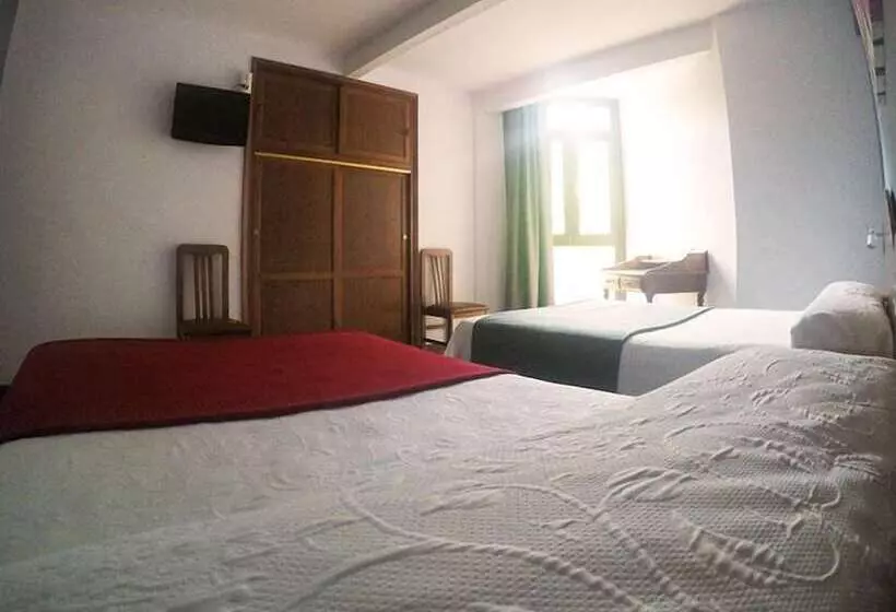 ホテル Restaurante Urgain Ii