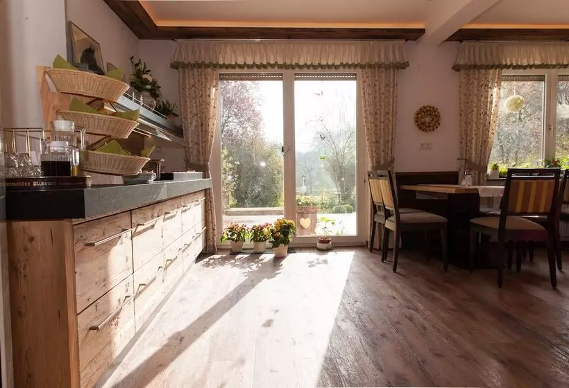 ペンション Landhaus Blumengarten