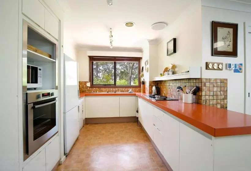 Rosella Retreat