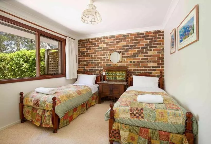 Rosella Retreat