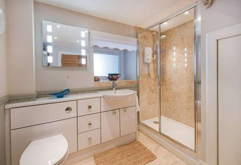 Craigeanie Farmhouse