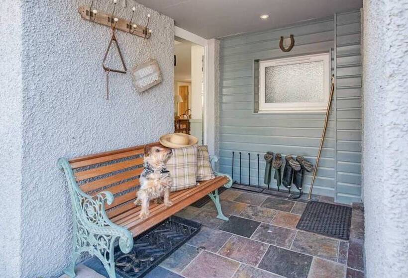 Craigeanie Farmhouse