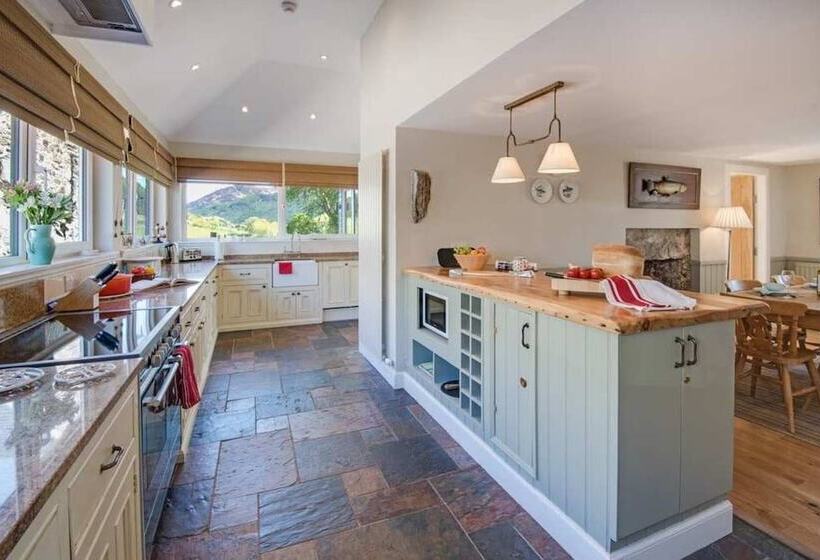 Craigeanie Farmhouse