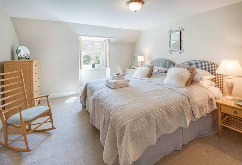 Craigeanie Farmhouse