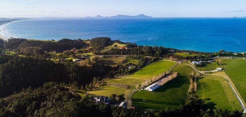 בית מלון כפרי Country Homestead At Black Sheep Farm