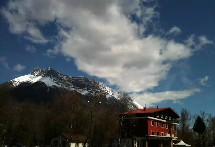 ホテル La Maison De Savoie