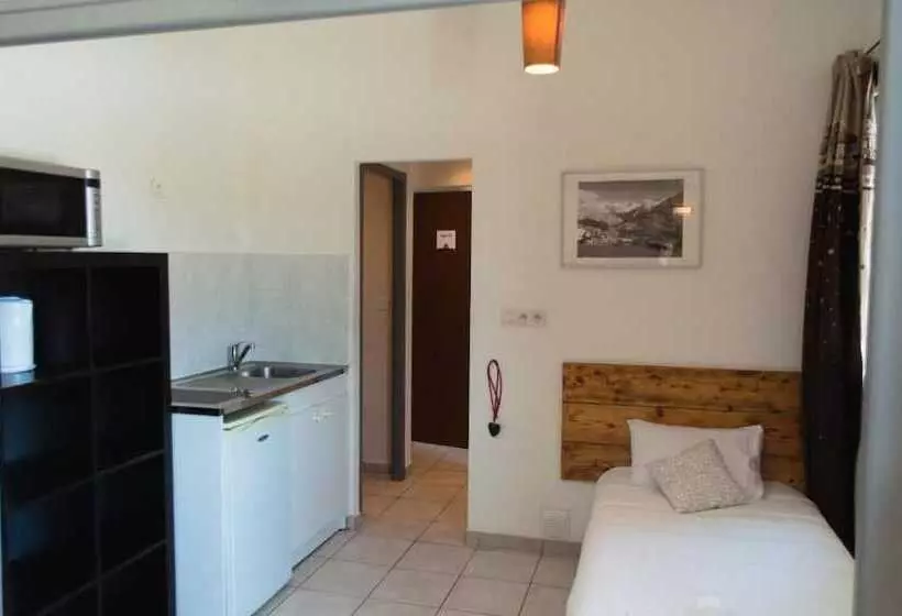 ホテル La Maison De Savoie