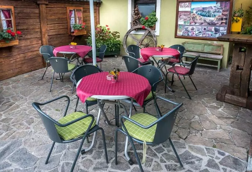 Garni Hotel Pod Roglo Boharina 2