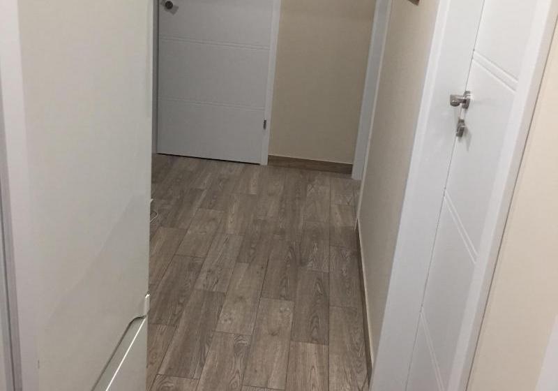 호텔 Rooms City Center