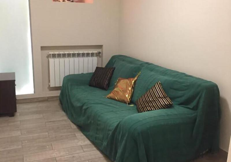 호텔 Rooms City Center