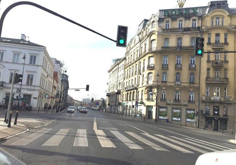 호텔 Rooms City Center