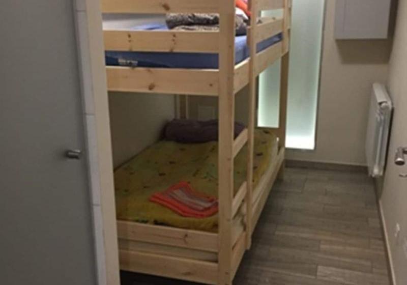 호텔 Rooms City Center