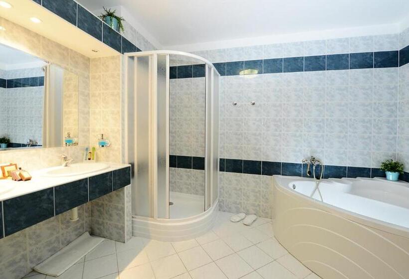 בית מלון כפרי Sorea Trigan