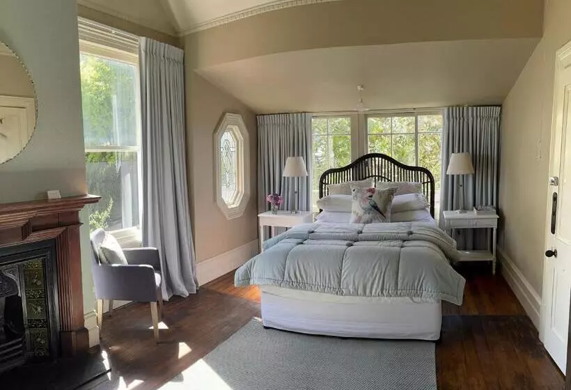 Hotelli The Vicarage Boutique Bed And Breakfast Oamaru