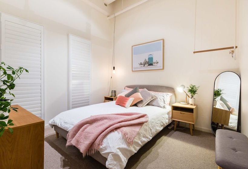 Isla, 2bdr Fitzroy Apartment