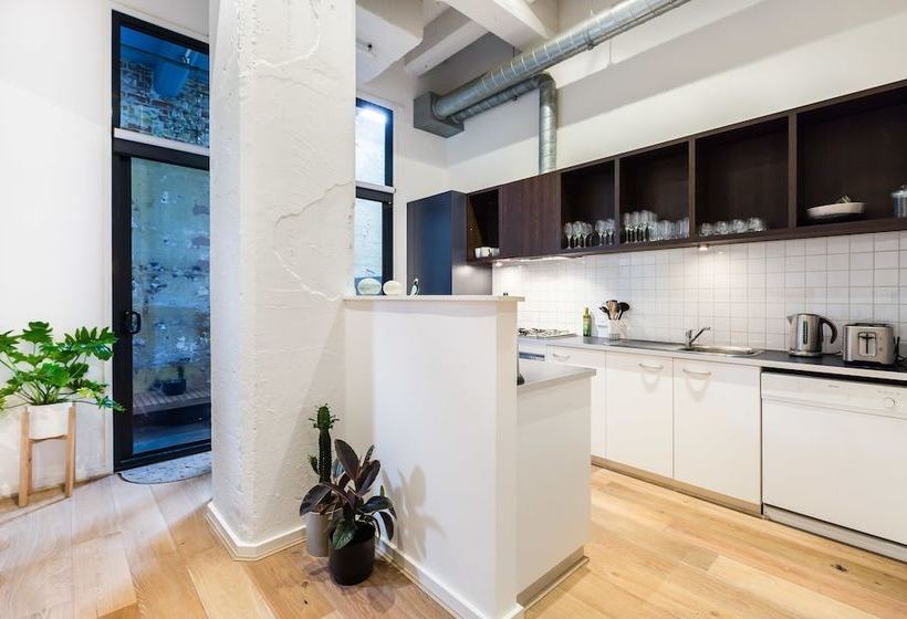 Isla, 2bdr Fitzroy Apartment