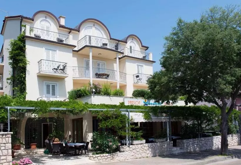 Hotelli Pansion Maestral