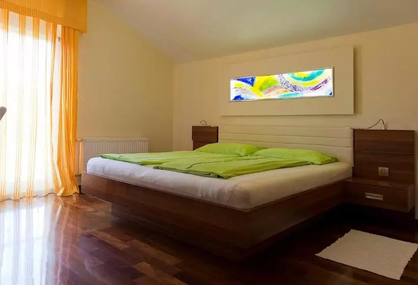 Hotelli Pansion Maestral