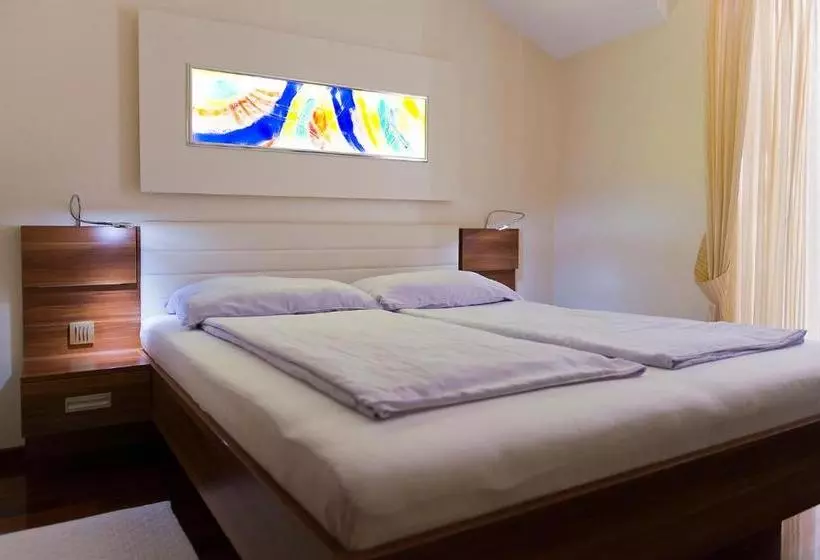 Hotelli Pansion Maestral