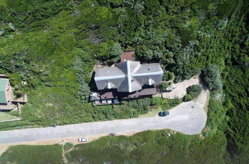 酒店 Oyster Bay Beach Lodge