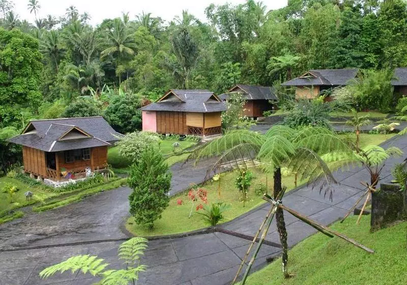 ペンション Highland Resort & Nature Tours