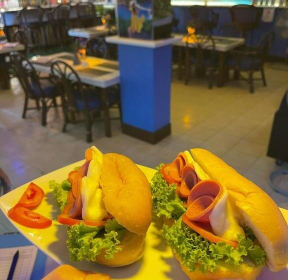 ホテル San Antonio Beach Guesthouse & Restaurant