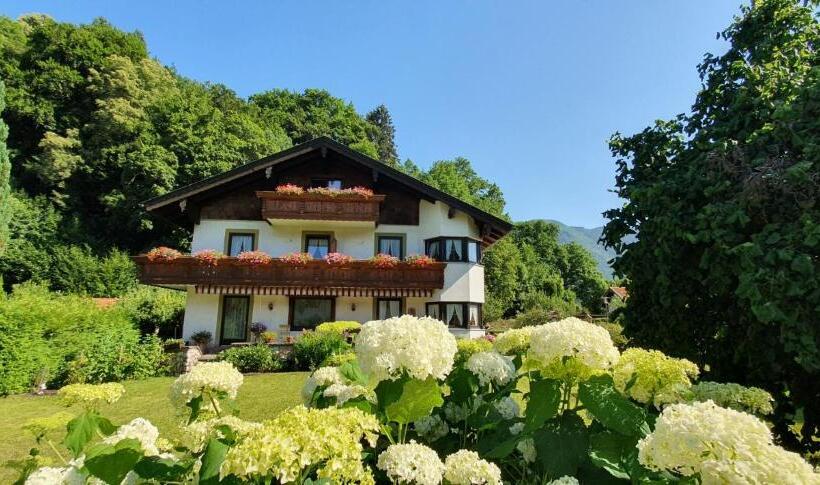 Отель Landhaus Weiß