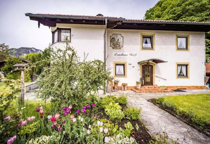 Hotelli Landhaus Weiß