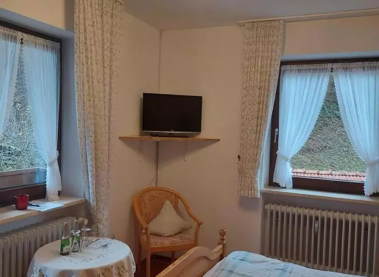 Hotelli Landhaus Weiß