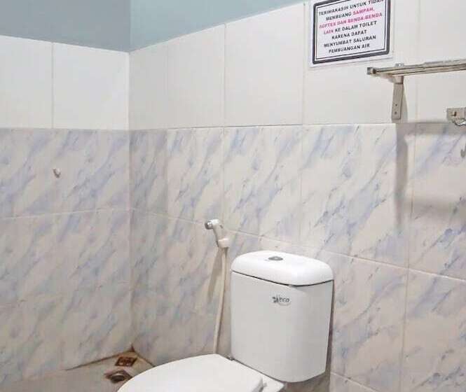 בית מלון כפרי Oyo 990 Stadion Residence