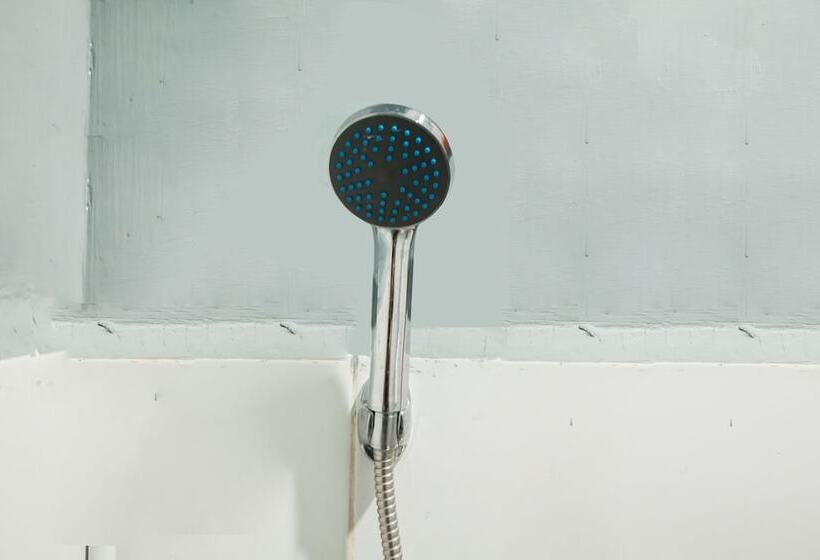 בית מלון כפרי Oyo 990 Stadion Residence