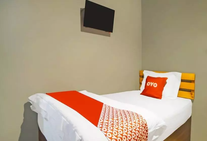 ホテル Oyo 990 Stadion Residence